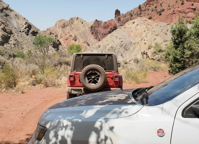 Изображение Jeep Wrangler vs Jeep Grand Cherokee: не сгинуть, не пропасть