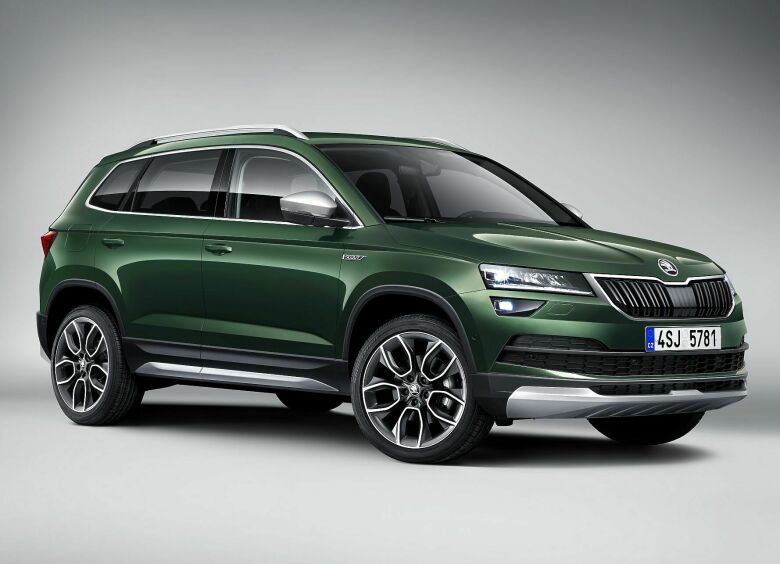 Изображение Кроссовер Skoda Karoq Scout выезжает на бездорожье