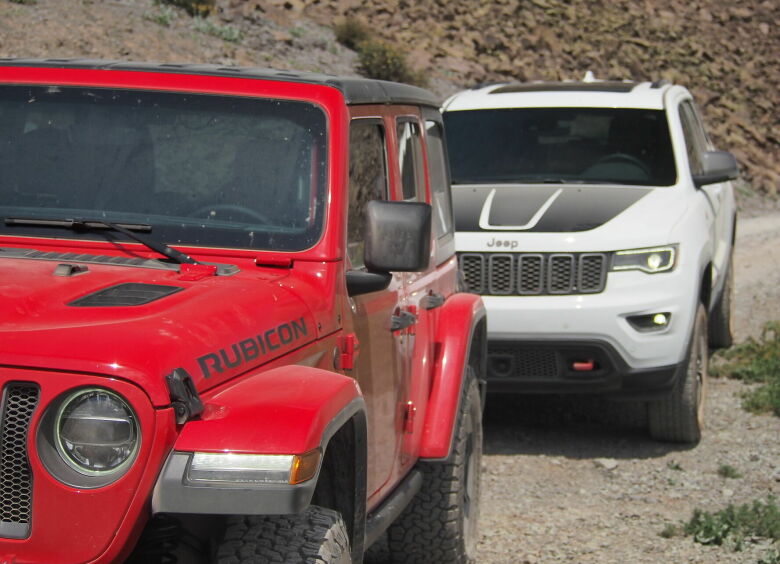 Изображение Jeep Wrangler vs Jeep Grand Cherokee: выжить любой ценой