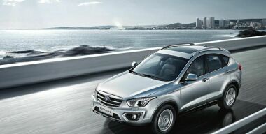 В России стартовали продажи обновленного кроссовера FAW Besturn X80