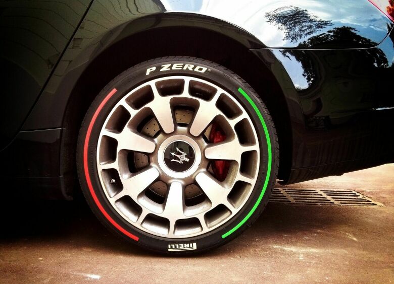 Изображение Цветные шины Pirelli появились в России
