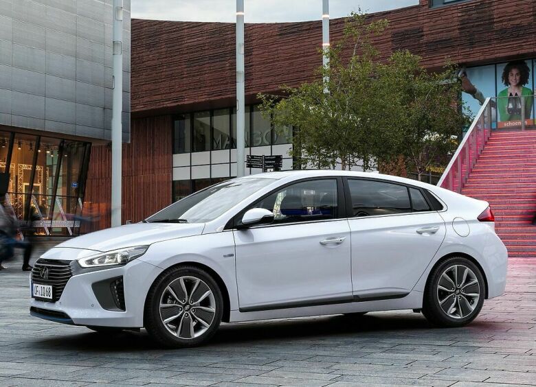 Изображение Hyundai привезет в Россию новый лифтбэк