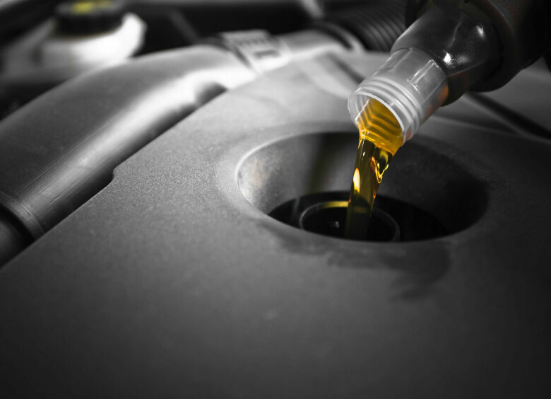 Изображение Почему прозрачное масло убивает двигатель машины
