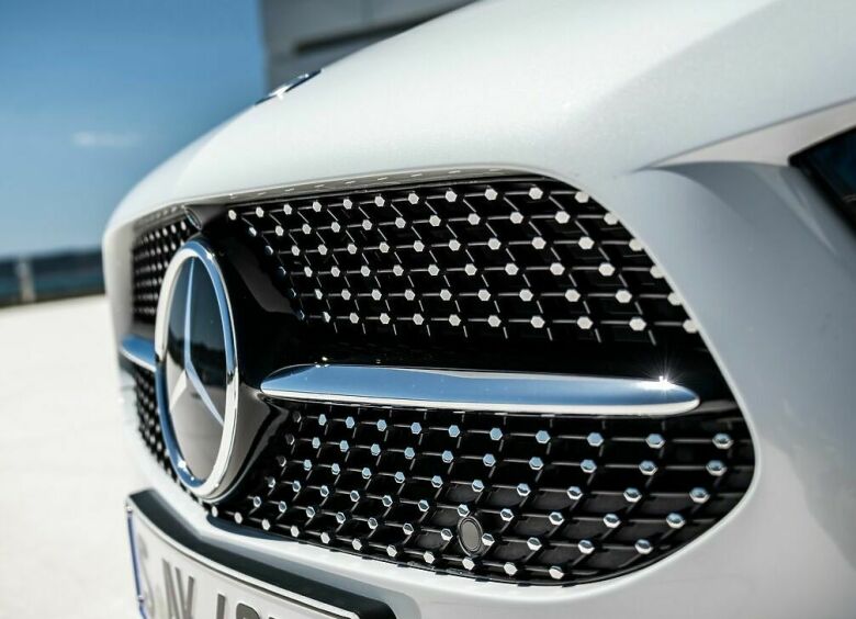 Изображение Дилеры Mercedes-Benz задерживают передачи новых автомобилей покупателям