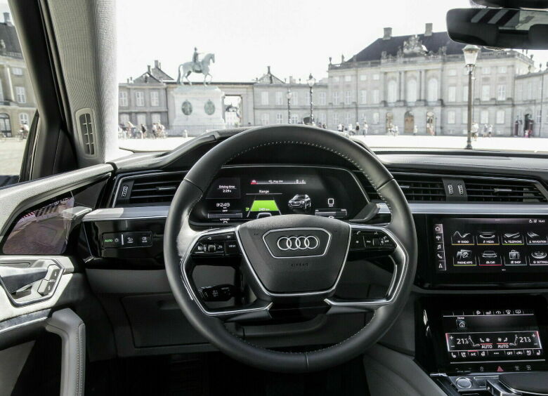 Изображение Audi рассекретила интерьер нового кроссовера