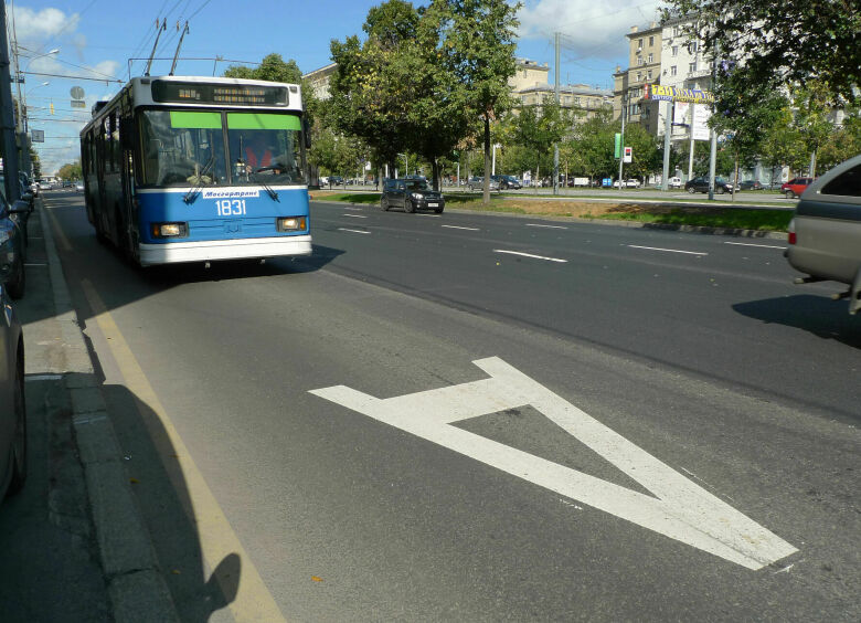 Изображение Власти разрешат автомобилистам ездить по выделенкам, но не всем