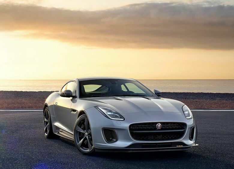 Изображение Jaguar расширил перечень оснащения купе и кабриолета F-Type