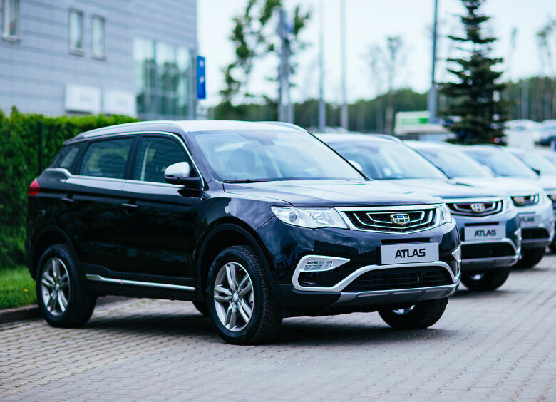 Изображение Geely Atlas, покорив Китай, двинулся в Европу