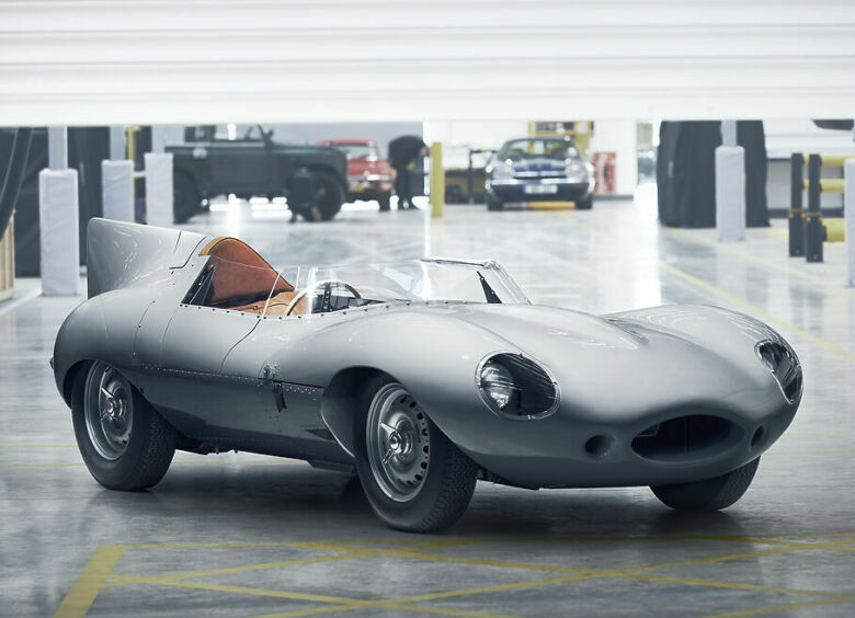 Изображение В Париже показали возрожденный Jaguar D-Type