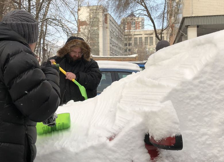 Изображение Как LADA Largus, превратившись в сугроб, пережил аномальную метель