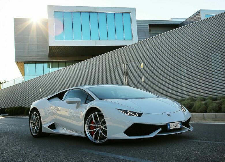 Изображение Lamborghini празднует выпуск десятитысячного Huracan