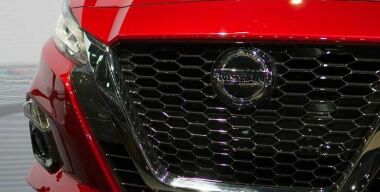 Nissan готовится к выпуску двух новых седанов