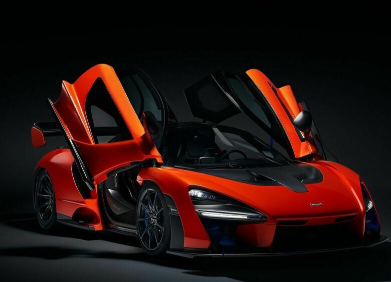 Изображение McLaren выпустил спорткар в честь автогонщика Айртона Сенны