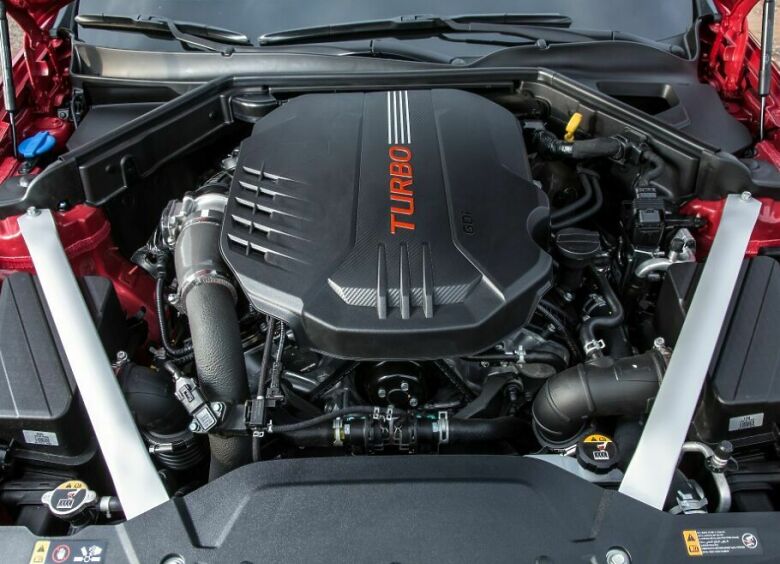 Изображение В десятку лучших моторов вошел 3,3-литровый двигатель нового KIA Stinger