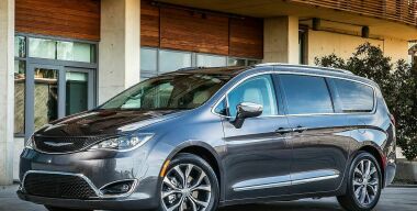 Названа дата начала российских продаж Chrysler Pacifica