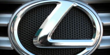 Lexus анонсировал премьеру нового кроссовера