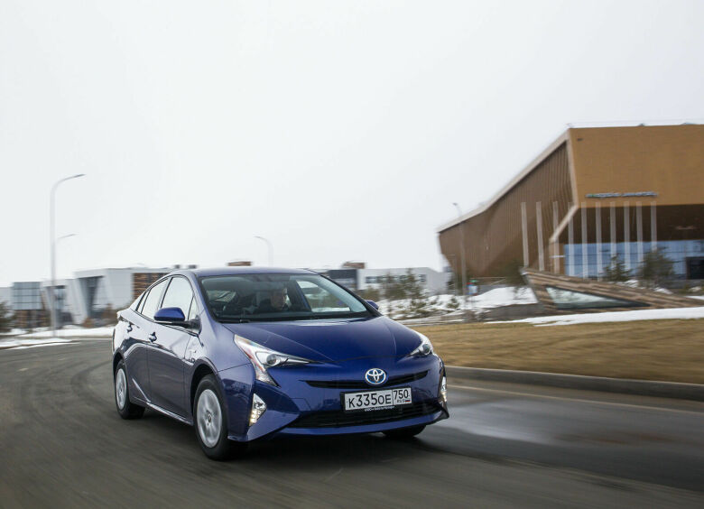 Изображение Тест-драйв Toyota Prius: экологические «ценности»