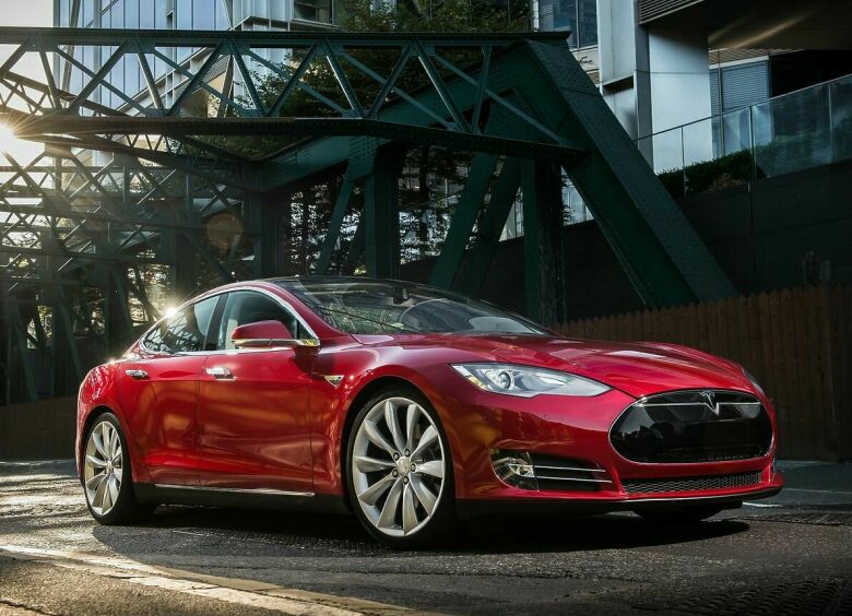 Изображение Tesla Model S поступит на службу в полицию