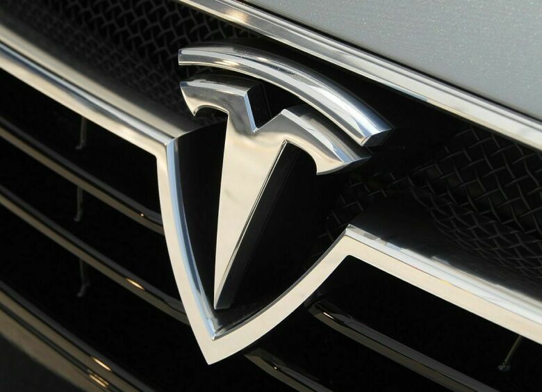 Изображение Tesla приступает к тестированию своего беспилотного грузовика
