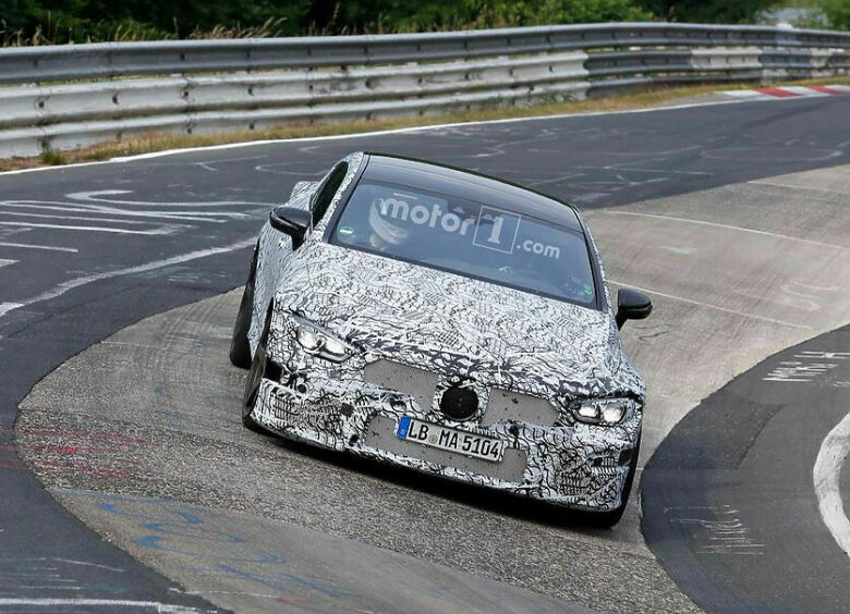 Изображение Mercedes-Benz тестирует новый AMG GT