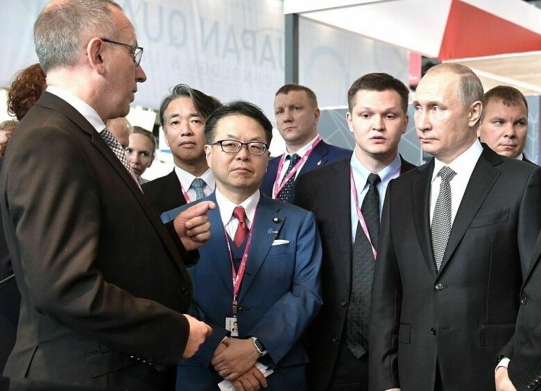 Изображение Руководители Nissan пообещали Путину увеличить производство машин в России