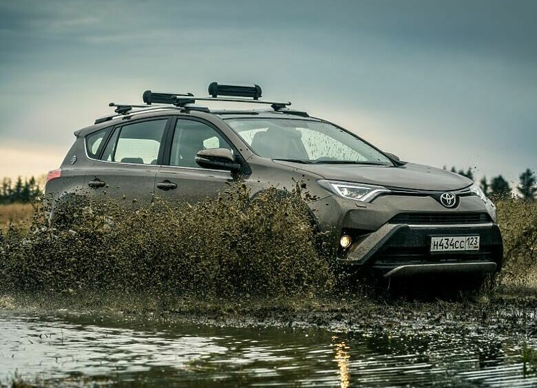 Изображение В России стартовали продажи кроссовера Toyota RAV4 Adventure