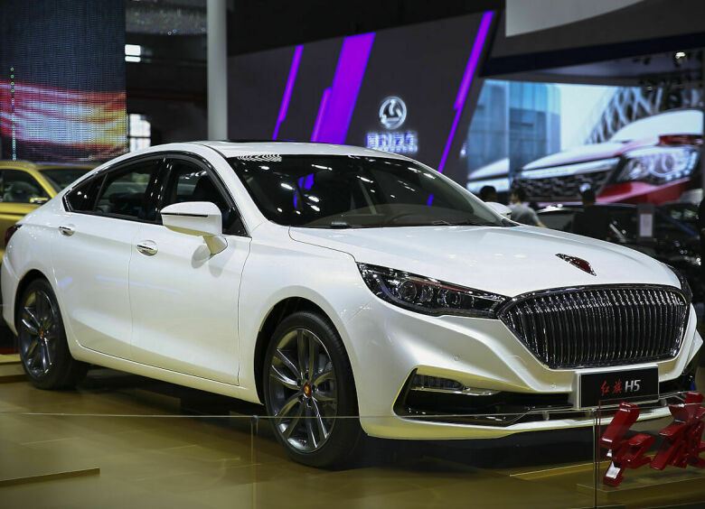 Изображение Hongqi H5: в продаже появилась видоизмененная Mazda6