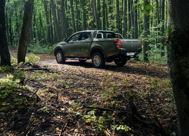 Изображение Тест-драйв Mitsubishi L200: вид сверху