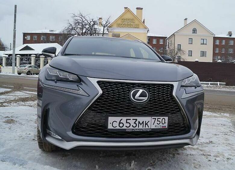 Изображение Кроссовер Lexus NX сильно подешевел, но временно