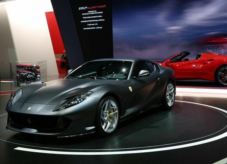 Изображение Ferrari показала свой самый мощный суперкар 812 Superfast