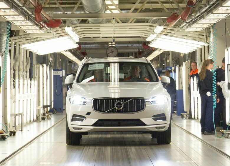 Изображение С конвейера сошел первый Volvo XC60 новой генерации