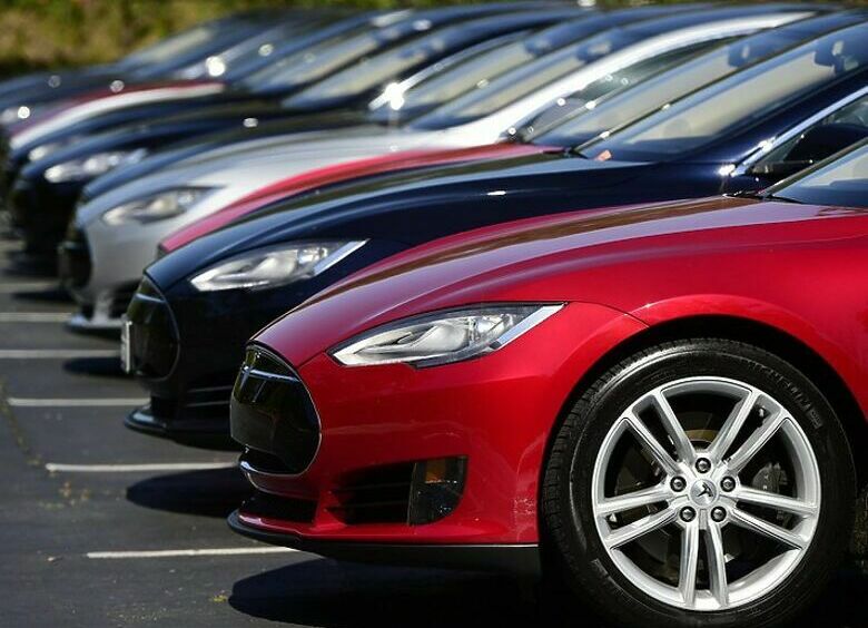 Изображение На электромобилях Tesla обнаружены проблемы с тормозами