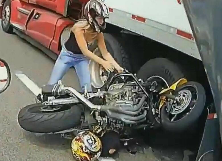 Изображение За что мотоциклисты ненавидят автовладельцев