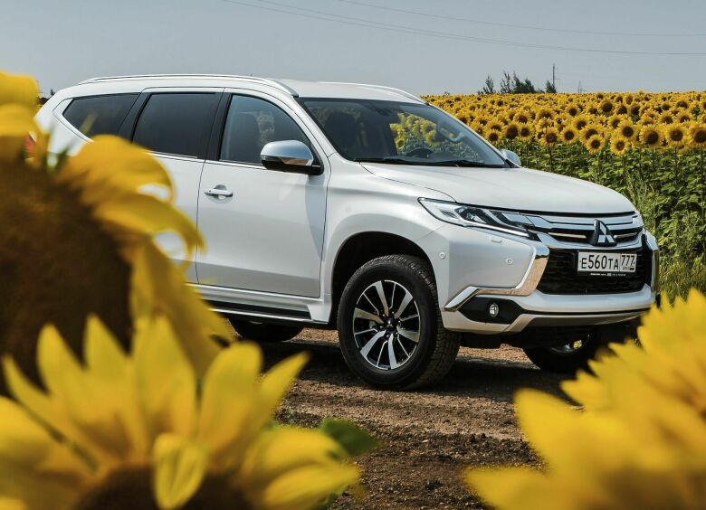 Изображение Покупая Mitsubishi Pajero Sport 2016 года выпуска, можно сэкономить 200 000 рублей