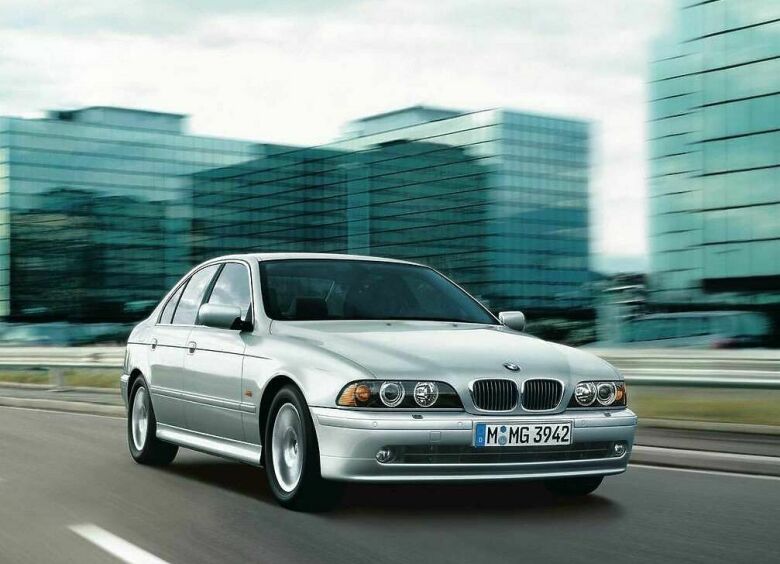 Изображение BMW отзывает в США машины в связи с дефектом подушек безопасности