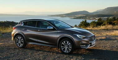 Тест-драйв Infiniti QX30: стразы на кедах