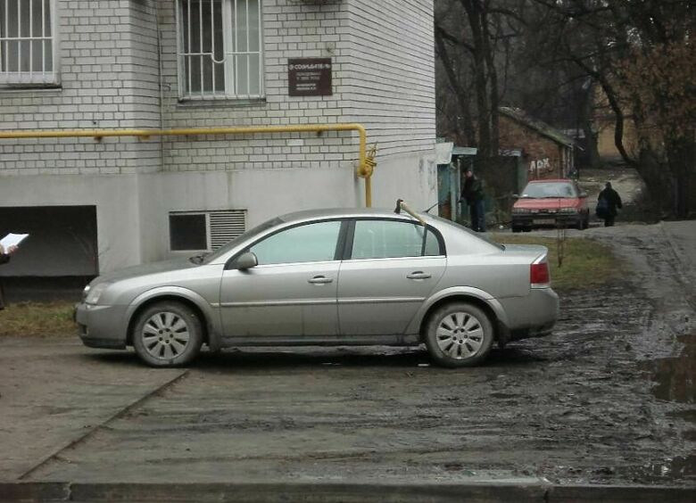 Изображение Пьяный водитель с топором напал на пункт шиномонтажа