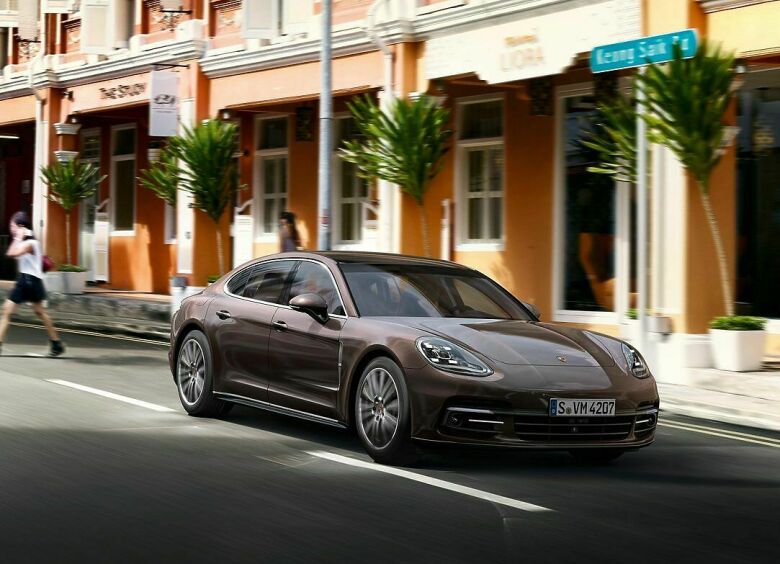 Изображение Porsche показала удлиненную Panamera