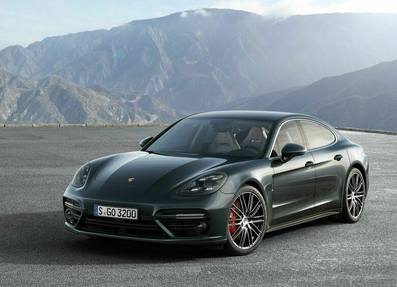 Изображение Porsche разбила два Panamera для интеграции ЭРА-ГЛОНАСС