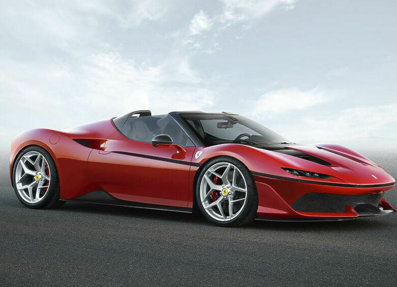 Изображение Ferrari представила 690-сильный родстер