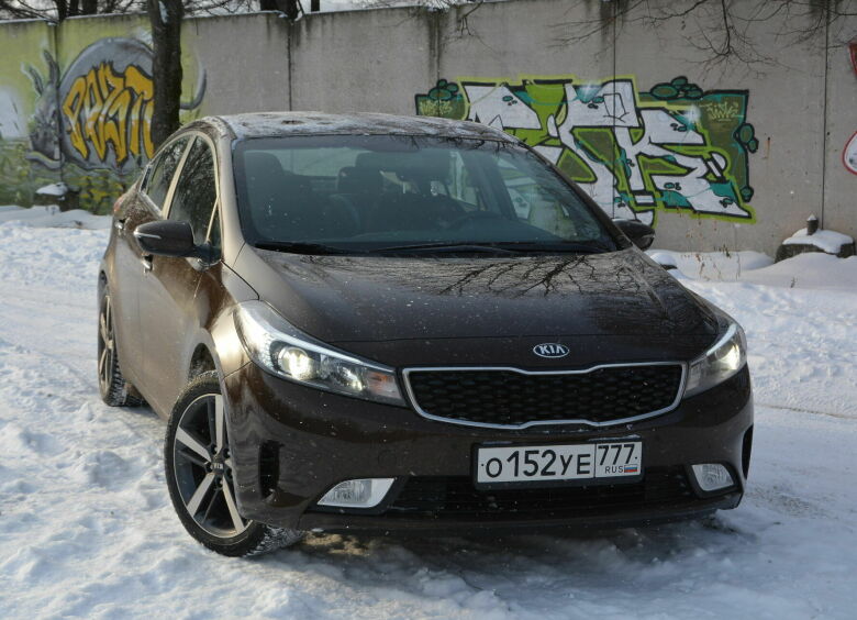 Изображение Тест-драйв обновленного KIA Cerato: не в бровь, а в ГЛОНАСС