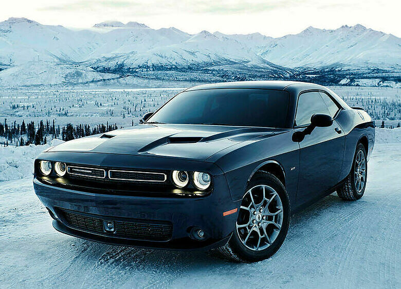 Изображение Dodge Challenger получил полноприводную версию