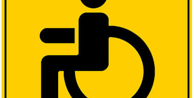 Наклейку на машину «Инвалид» будут выдавать в собесе