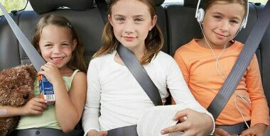 С 2017 года в России запретят оставлять детей в авто без присмотра взрослых