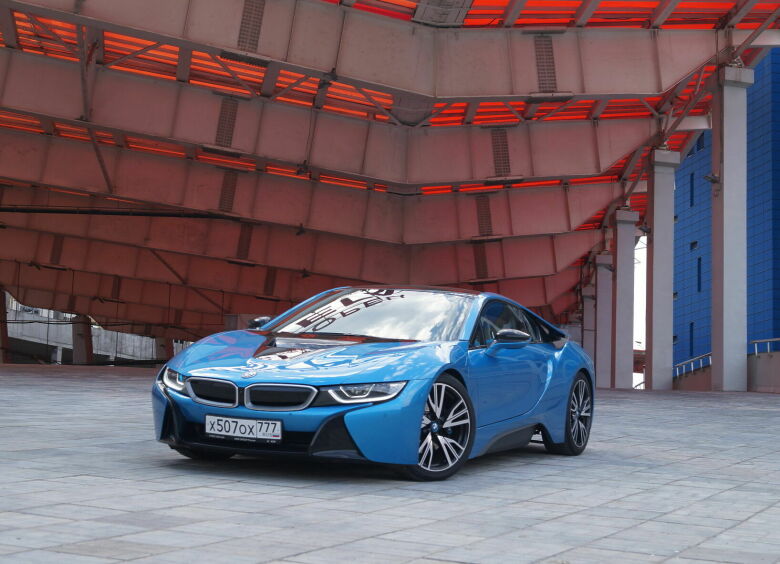 Изображение Тест-драйв BMW i8: ты прекрасна, спору нет