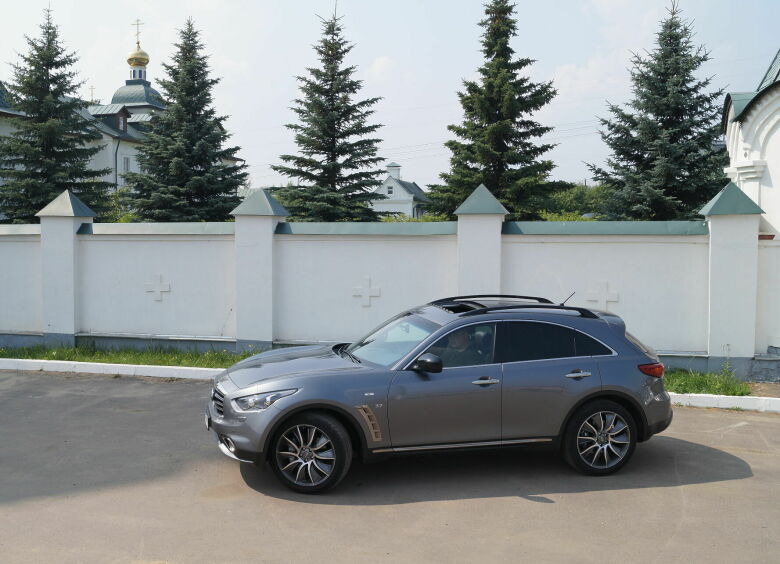 Изображение Тест-драйв Infiniti QX70S Icon: спорт, да не тот