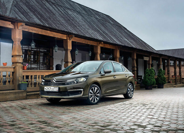 Изображение Тест-драйв Citroёn C4 седан: люби меня по-французски