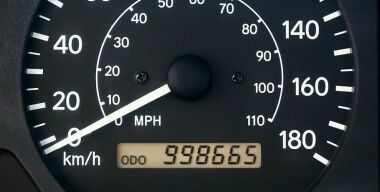 Почему портал «Автокод» не может определить пробег подержанного авто
