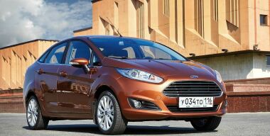 Ford Fiesta седан: один год одиночества