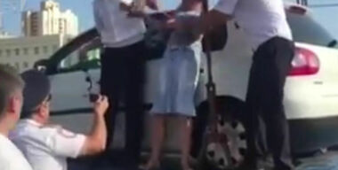 Женщина покусала сотрудника ДПС при эвакуации ее машины